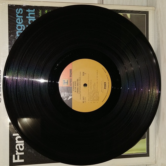 Vintage Frank Sinatra Strangers In The Night LP Vinyl Reprise Records FS-1017 - Picture 5 of 5